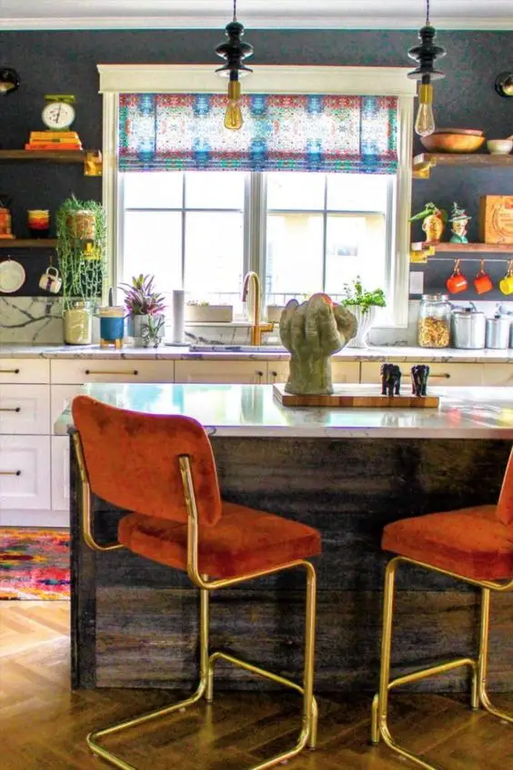 Vintage Kitchen Ideas 2024: Embrace Farmhouse, 1950s Charm, and Retro Fusion for Timeless Elegance in Your Modern American Home