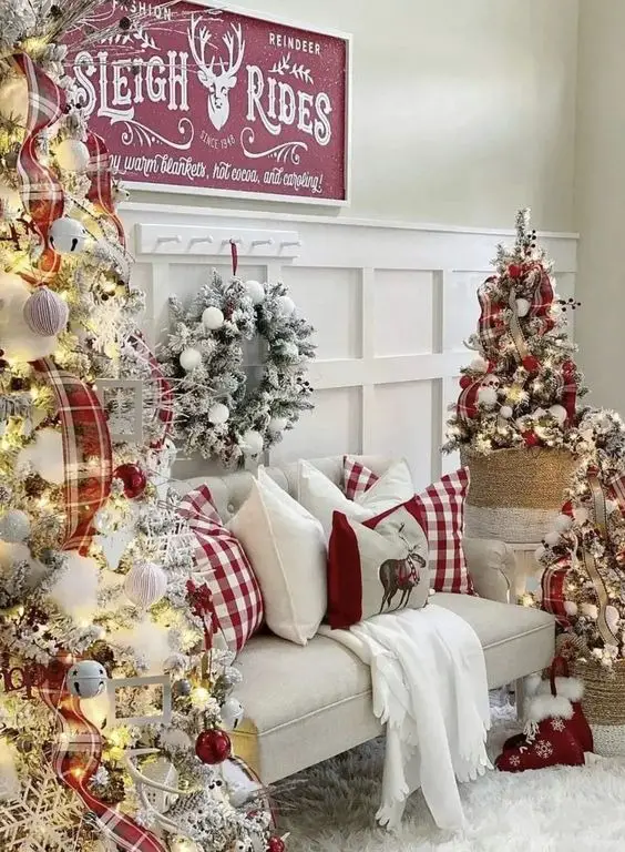 Timeless Elegance: Vintage Christmas Decor Ideas 2023 | Farmhouse, Modern, Elegant - Unveiling Nostalgic Charm
