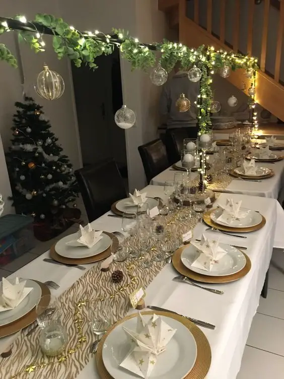 Winter Home Decor 2023-2024: Transform Your Dining Room with Farmhouse Elegance and Creative Table Ideas