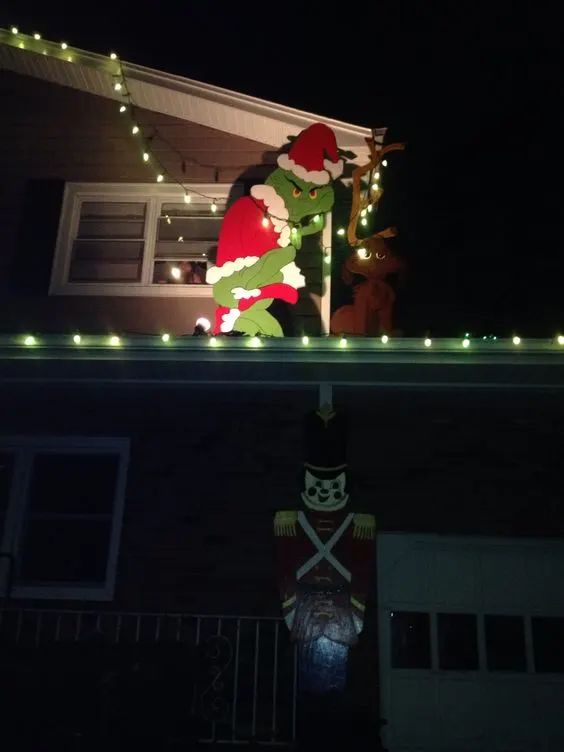 Transform Your Outdoor Space: Christmas Decor Ideas 2023 | Lights, Trees, and Elegance Await!