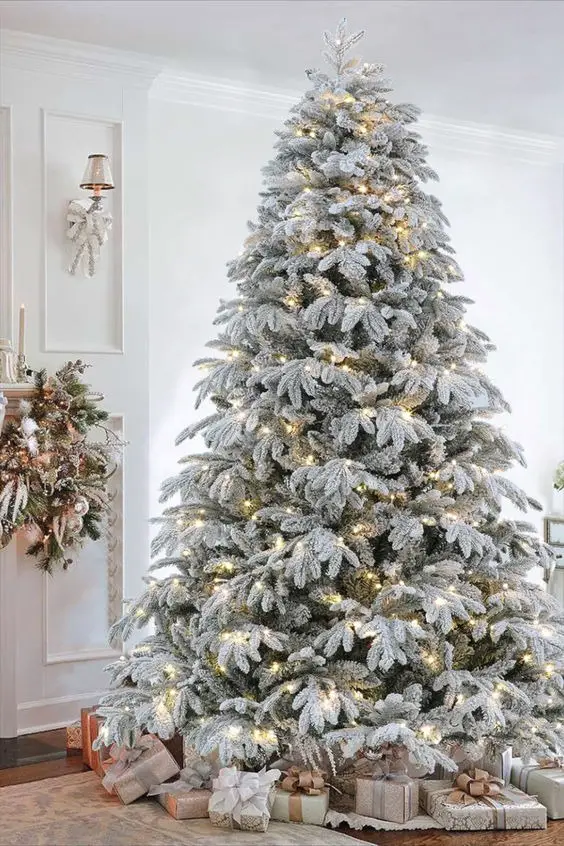 Unveiling 2023's Colorful Christmas Lights Tree Ideas: A Festive Fusion ...