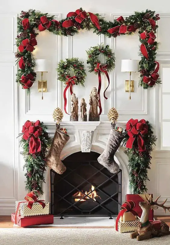 Timeless Elegance: Old Fashion Christmas Decorating Ideas 2023 for Cozy Living Rooms, Kitchens, and Beyond