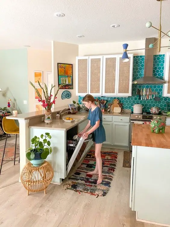 Vintage Kitchen Ideas 2024: Embrace Farmhouse, 1950s Charm, and Retro Fusion for Timeless Elegance in Your Modern American Home