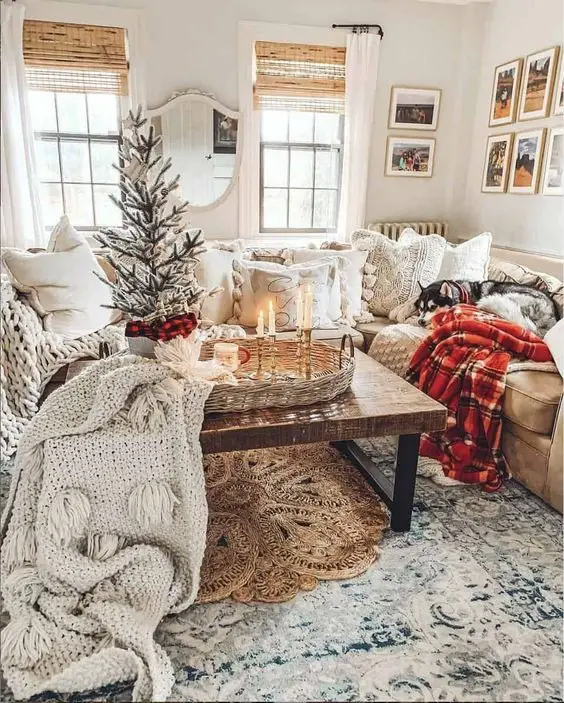 Timeless Elegance: Vintage Christmas Decor Ideas 2023 | Farmhouse, Modern, Elegant - Unveiling Nostalgic Charm