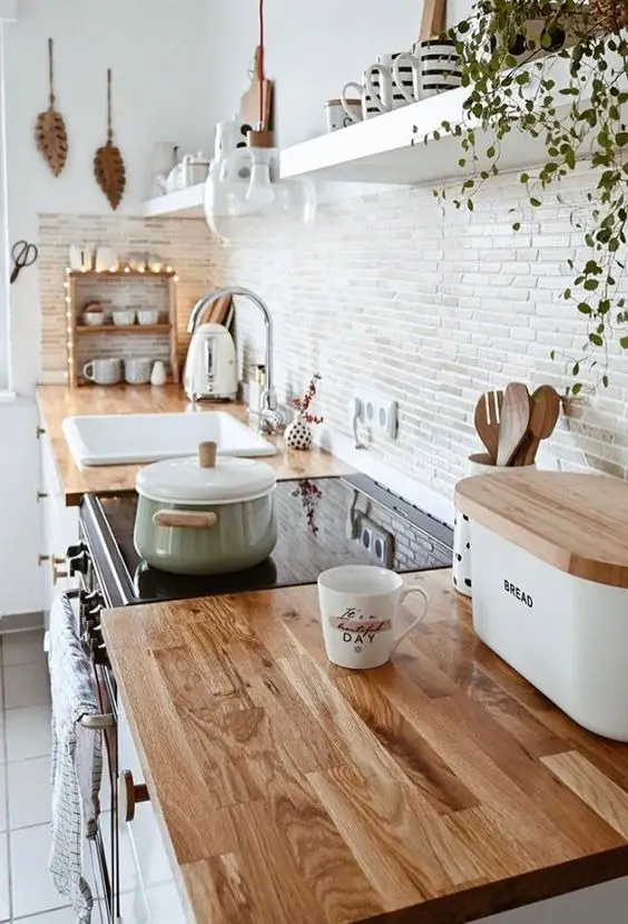 Vintage Kitchen Ideas 2024: Embrace Farmhouse, 1950s Charm, and Retro Fusion for Timeless Elegance in Your Modern American Home