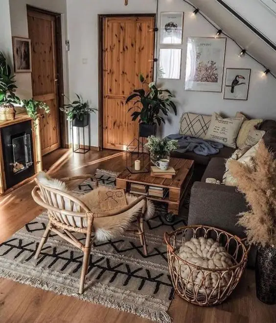 Unveiling Color Trends: Home Decor 2024 with a Dash of French Christmas | Expert Insights from a US Interior Designer