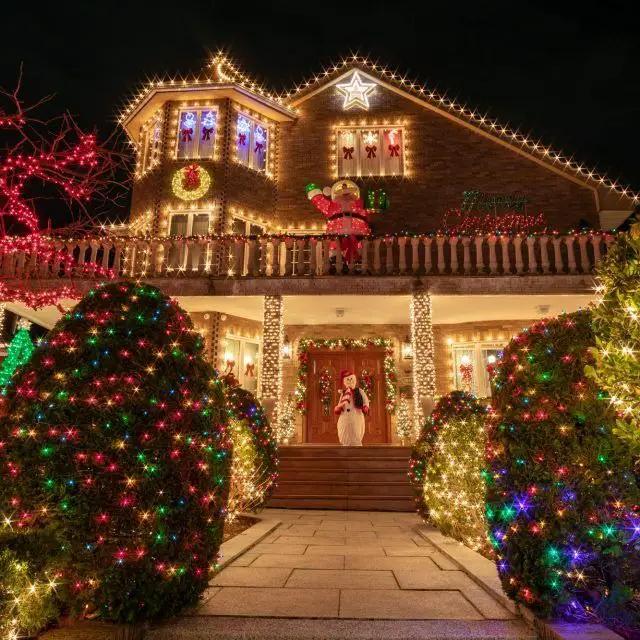 Transform Your Home with Red, White, and Green Christmas Lights Outside: 2023 Festive Brilliance