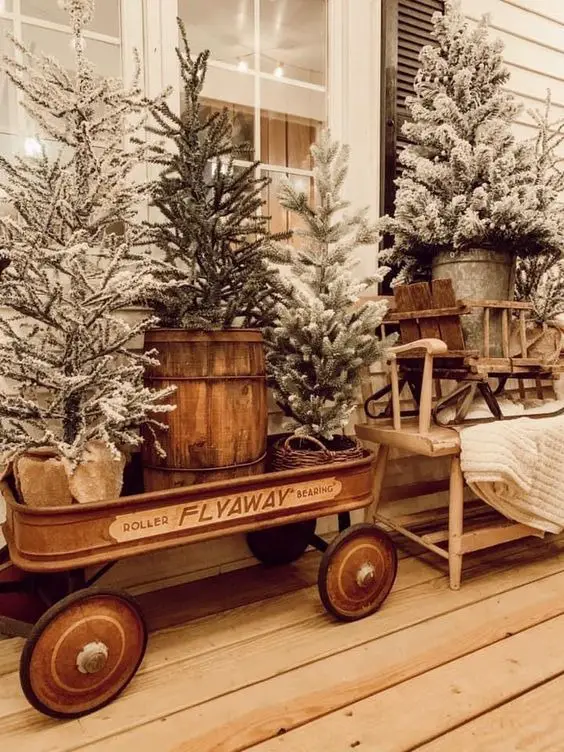 Timeless Elegance: Vintage Christmas Decor Ideas 2023 | Farmhouse, Modern, Elegant - Unveiling Nostalgic Charm