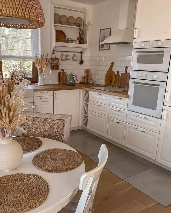 Rustic Kitchen Ideas 2024: Farmhouse Charm on a Budget | Modern Trends and Bloxburg-Inspired Designs