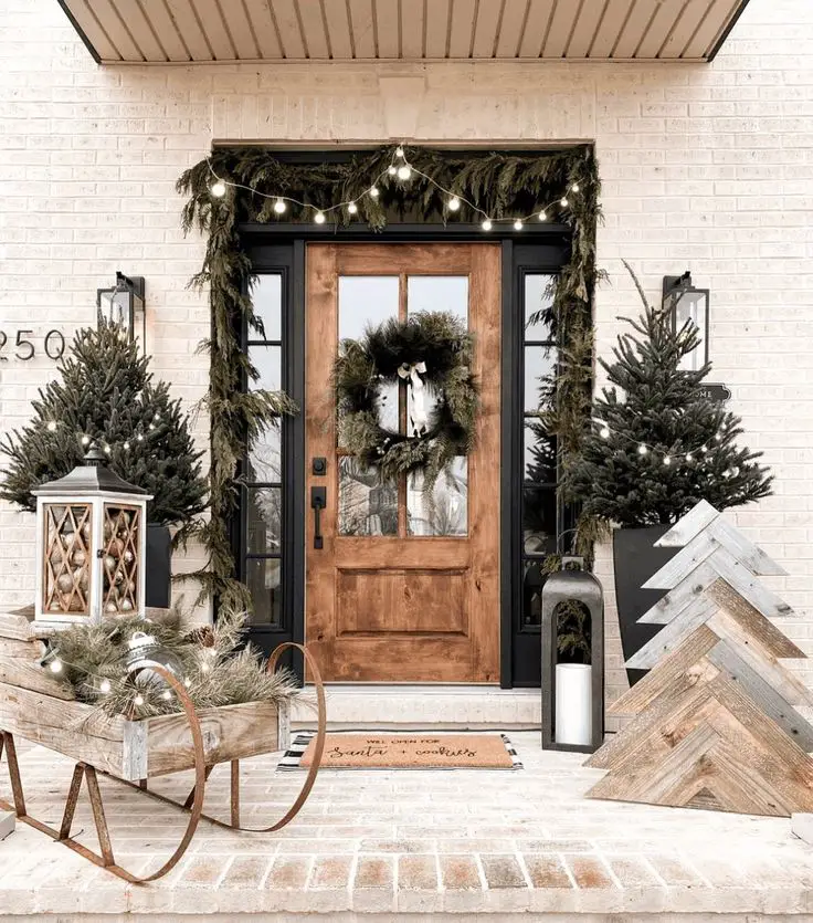 Transform Your Outdoor Space: Christmas Decor Ideas 2023 | Lights, Trees, and Elegance Await!