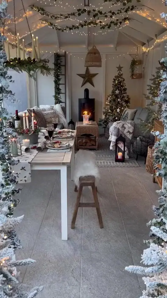 Elevate Your Space: Elegant Christmas Decor Ideas for Living Room 2023 - A Perfect Blend of Modernity, Coziness, and Tradition