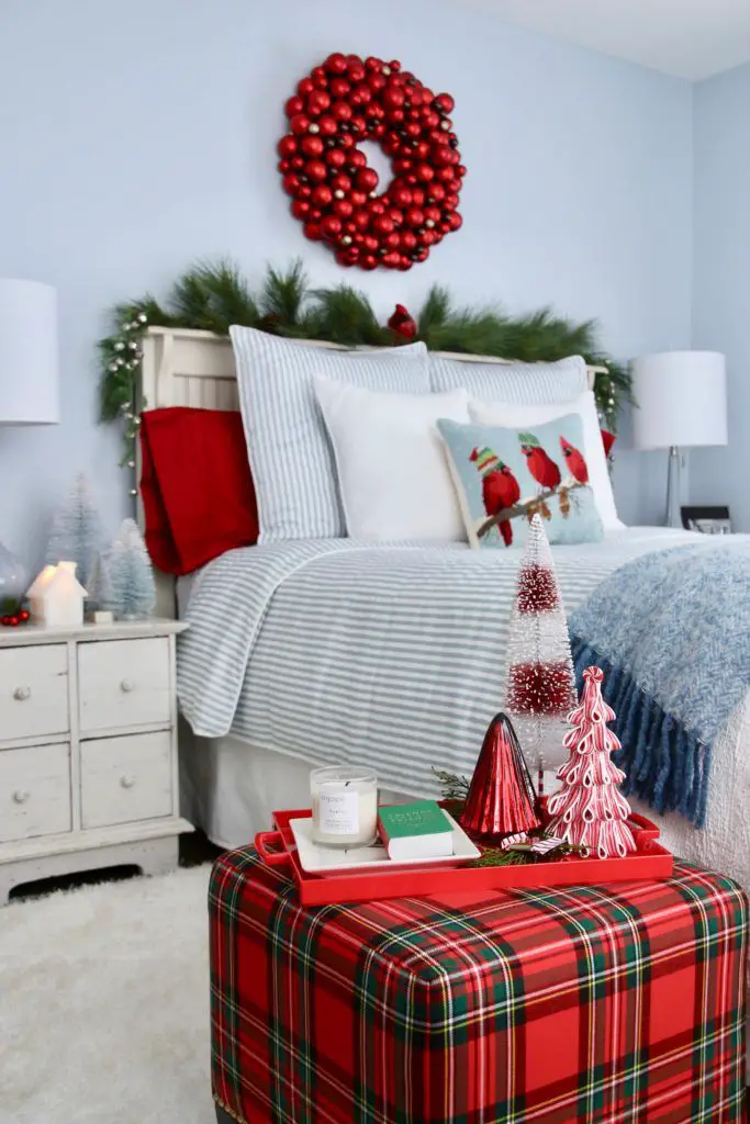Transform Your Space with 2023 Christmas Decor Ideas for a Cozy, Aesthetic Bedroom | Pink, Green, and More
