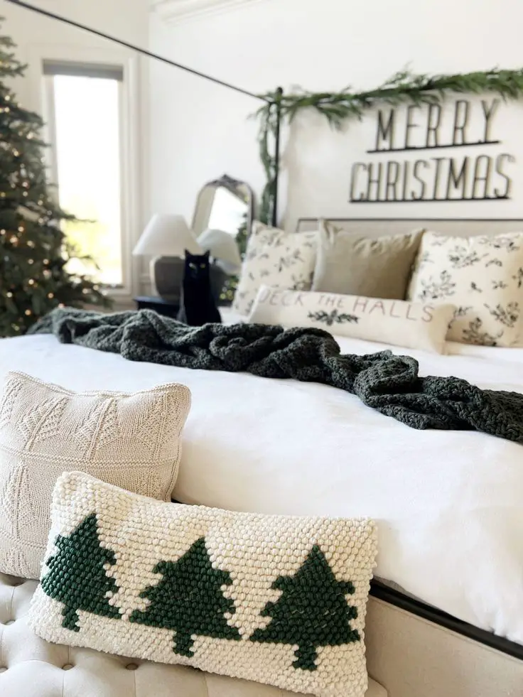 Transform Your Space with 2023 Christmas Decor Ideas for a Cozy, Aesthetic Bedroom | Pink, Green, and More