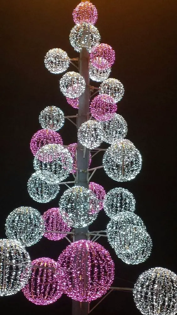 Enchant Your Home: Christmas Lights Outside 2023 | Ideas, Colors, and Tips for a Festive Wonderland