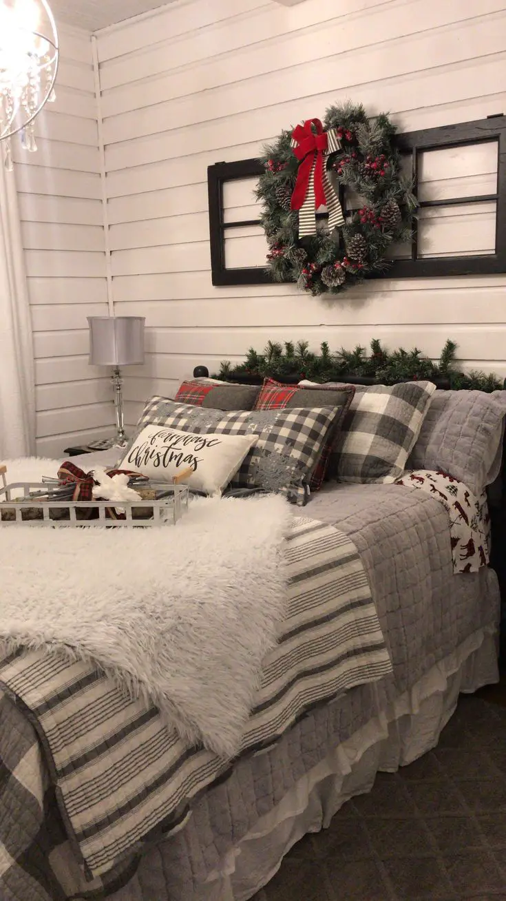 Transform Your Space with 2023 Christmas Decor Ideas for a Cozy, Aesthetic Bedroom | Pink, Green, and More