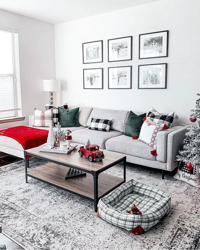 Elevate Your Space: Elegant Christmas Decor Ideas for Living Room 2023 - A Perfect Blend of Modernity, Coziness, and Tradition