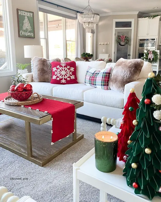 Transform Your Space with 2023 Christmas Decor Ideas for a Cozy, Aesthetic Bedroom | Pink, Green, and More