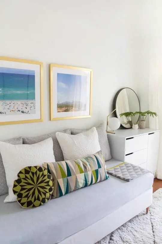 Chic Dorm Sofa Styles 2024: Maximize Space & Comfort