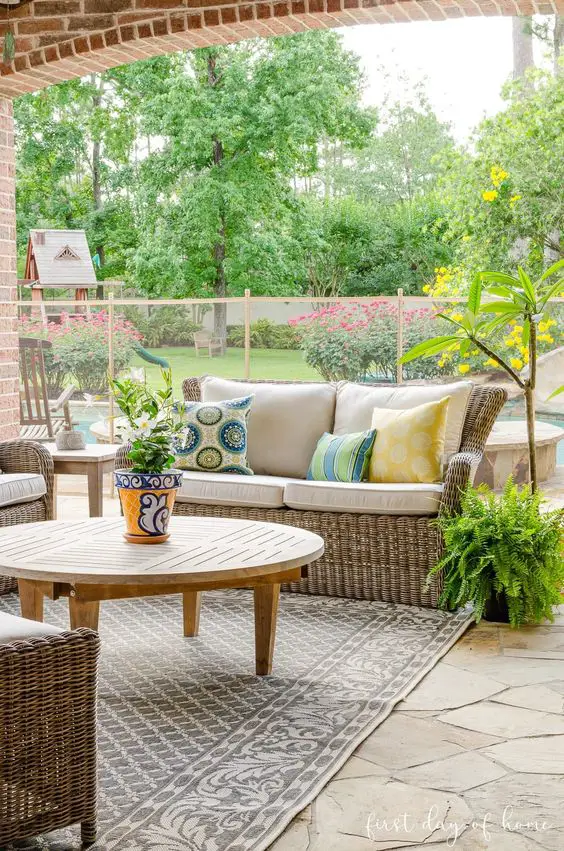 2024 Spring Veranda Decor Trends: Refresh Your Outdoor Space