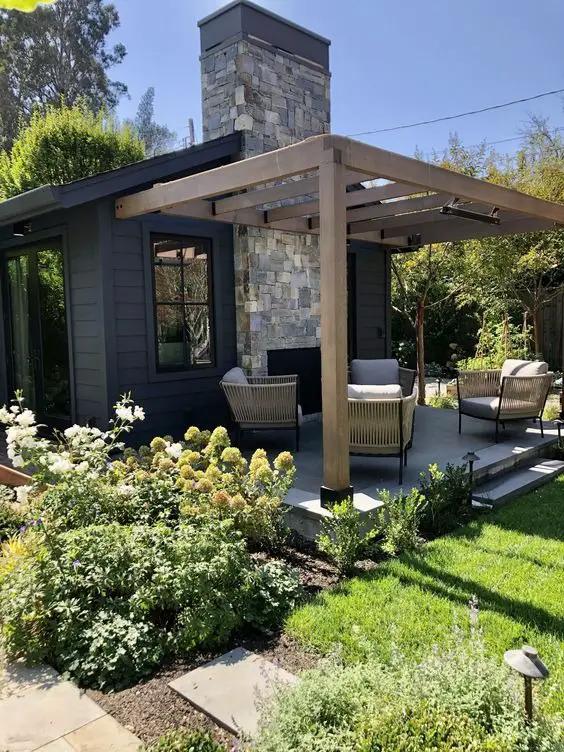 Mastering Home Elegance: Designing with Low-Maintenance Bushes for Farmhouse Charm and Curb Appeal