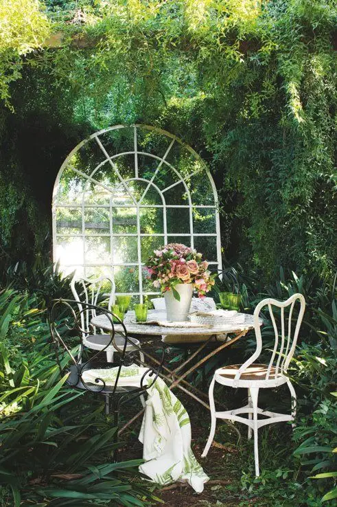 Chic 2024 Spring Backyard Decor: Trends for Stylish Outdoor Spaces