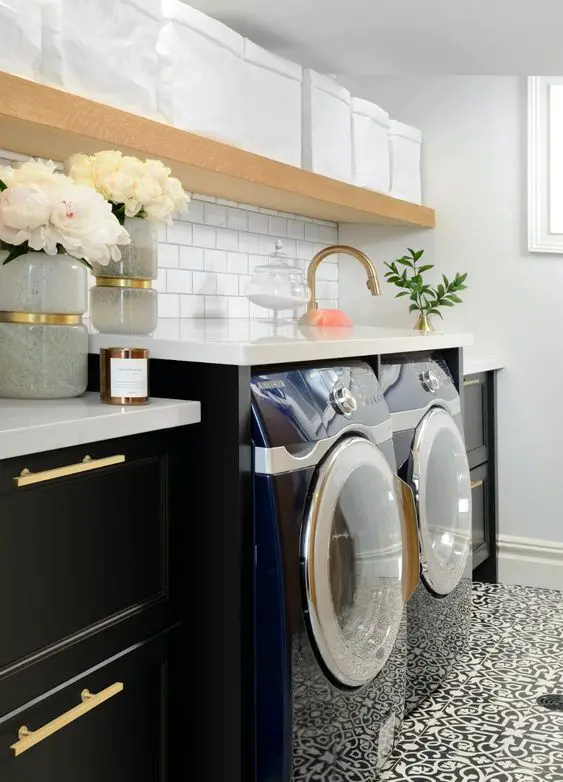 Chic Sofa Styles Transform Laundry Rooms into Cozy Retreats