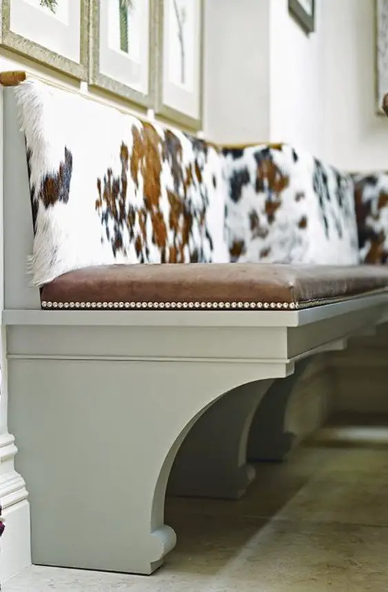 2024 Pantry Sofa Trends: Office Design Meets Cozy Minimalism