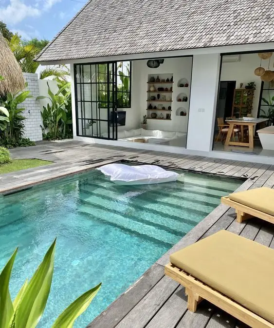 2024's Top Outdoor Pool Designs for Stylish Backyard Luxe