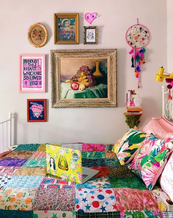 2024 Bed Spring Decor Trends: Vintage to Modern Bedroom Ideas