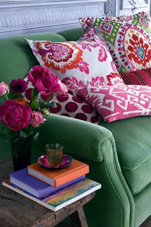 Refresh Your Space with Trendy Spring Couch Decor Ideas 2024
