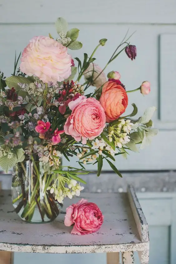 Revamp Your Space: Chic Spring Garage Decor Ideas 2024