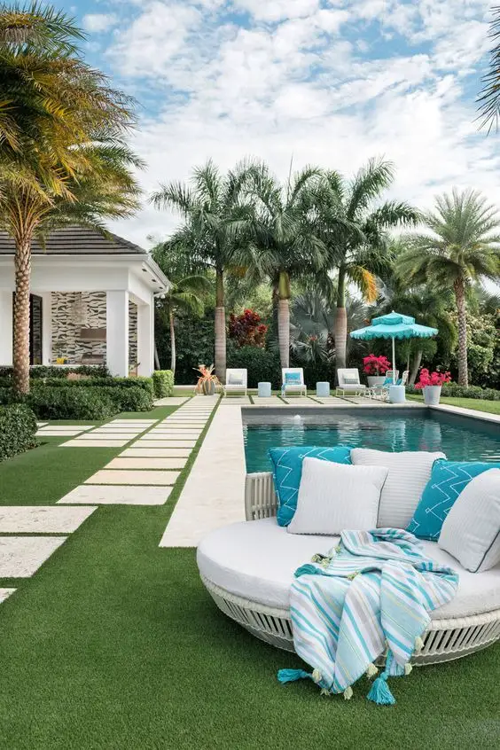 2024's Top Outdoor Pool Designs for Stylish Backyard Luxe