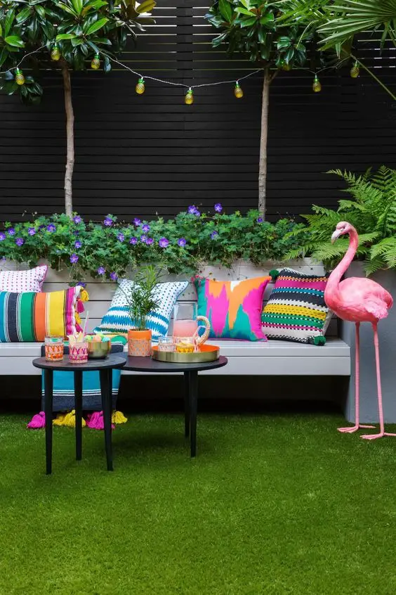 Chic 2024 Spring Backyard Decor: Trends for Stylish Outdoor Spaces