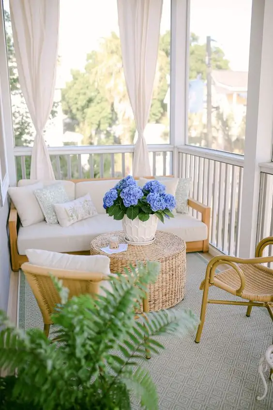 2024 Spring Balcony Decor Trends: Fresh Looks for Modern Apartments