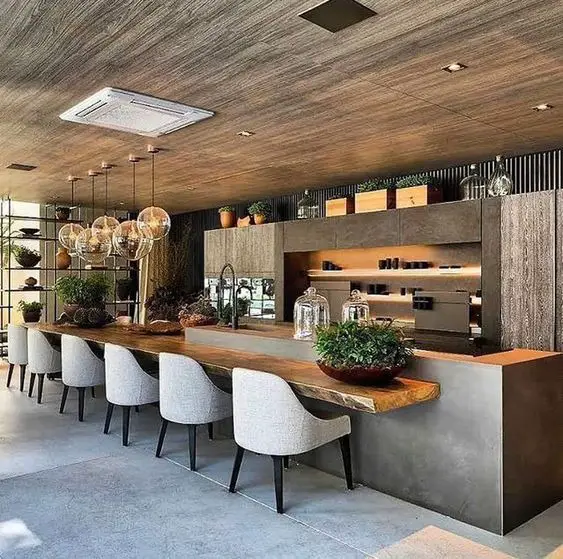 Crafting 2024's Backyard Oasis: Farmhouse Elegance in Outdoor Kitchen Design