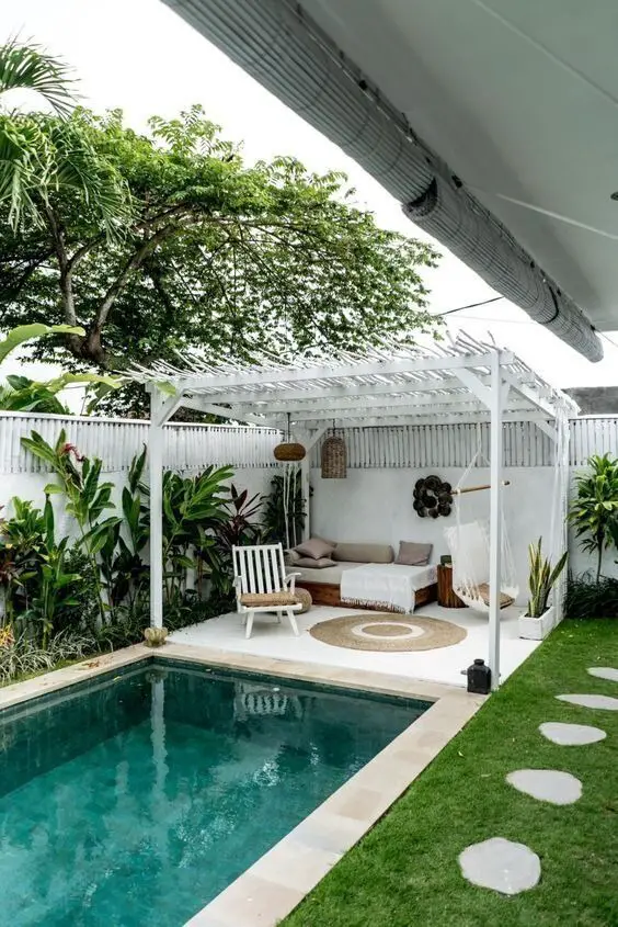 2024 Stylish Pool Decks: Ideas & Privacy Designs for Homes