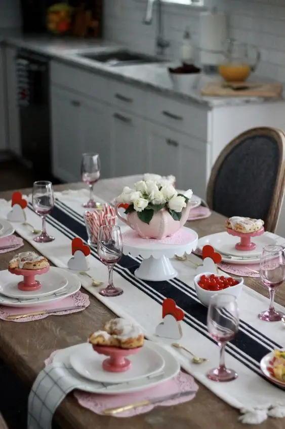 Crafting Memorable Moments: Elegant Valentines Table Decor Ideas 2024