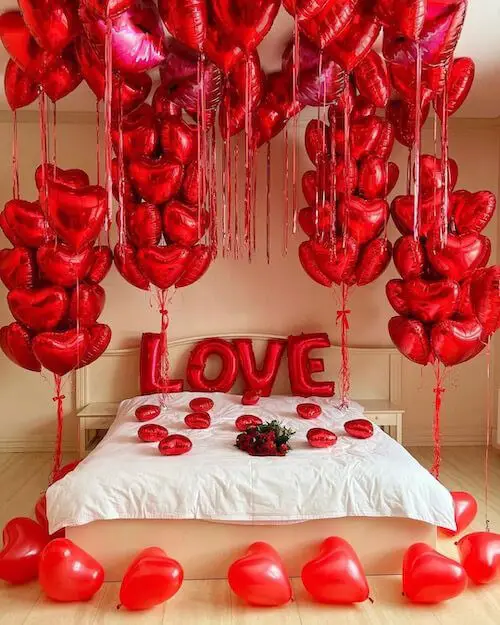 Transform Your Space: Romantic Valentines Room Decor Ideas 2024 for Him | Cozy and Simple Bedrooms with Rose Petals