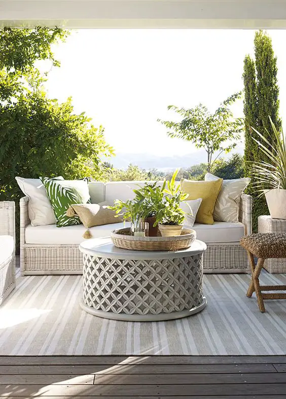 2024 Spring Veranda Decor Trends: Refresh Your Outdoor Space