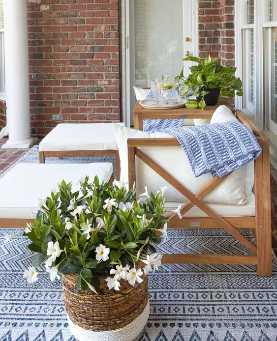 2024 Spring Patio Decor: Fresh Ideas for Chic Outdoor Spaces