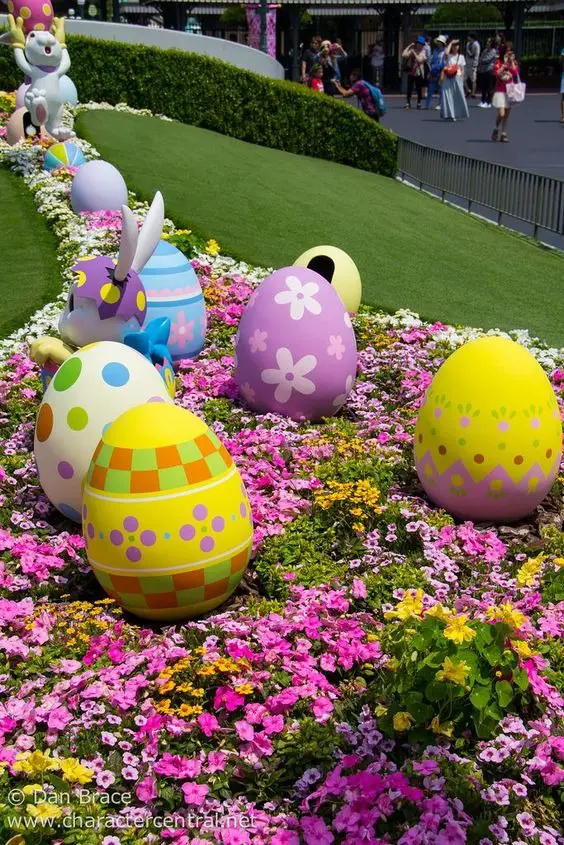 Transform Your Space with 2024's Best Outdoor Easter Decorations: Ideas for Yards, Porches, and Gardens