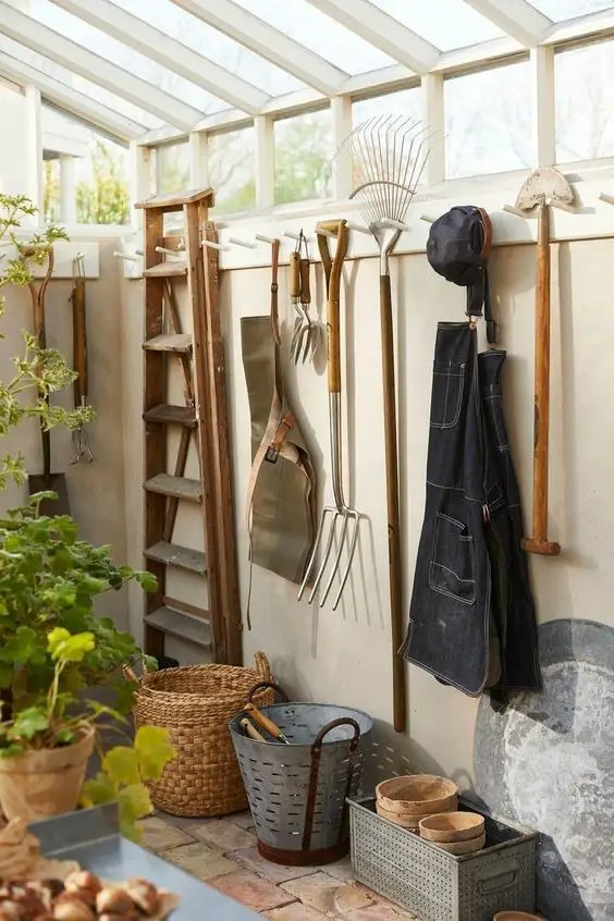 Revamp Your Space: Chic Spring Garage Decor Ideas 2024