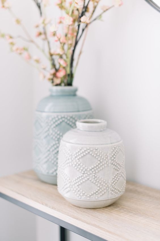 Chic Spring Shelf Decor Ideas for a Refreshing Home Look 2024