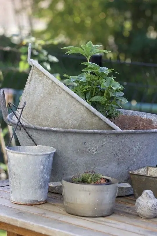 Chic 2024 Spring Backyard Decor: Trends for Stylish Outdoor Spaces