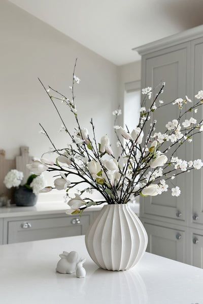 Refresh Home Decor: Modern Spring Decorating Ideas for 2024