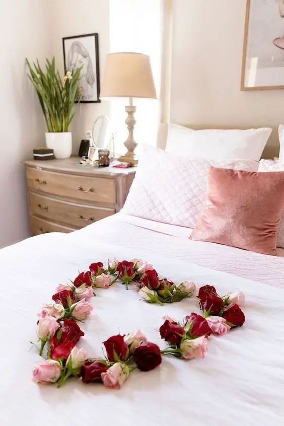 Transform Your Space: Romantic Valentines Room Decor Ideas 2024 for Him | Cozy and Simple Bedrooms with Rose Petals