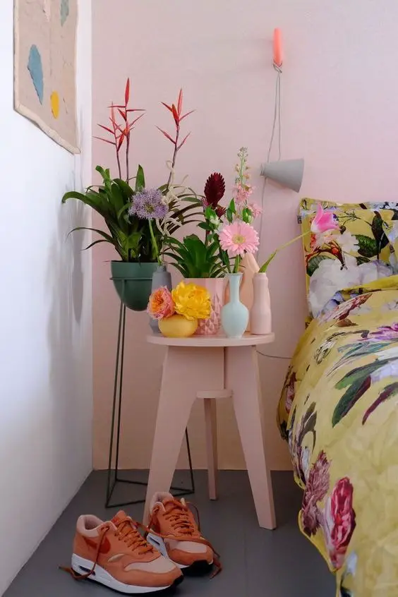 2024 Bed Spring Decor Trends: Vintage to Modern Bedroom Ideas