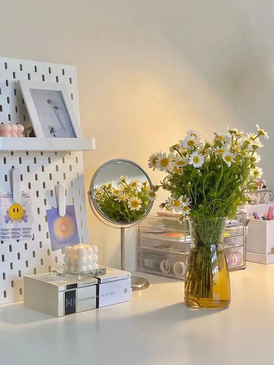 Fresh Spring Desk Decor 2024: Revitalize Your Workspace – plixro.com