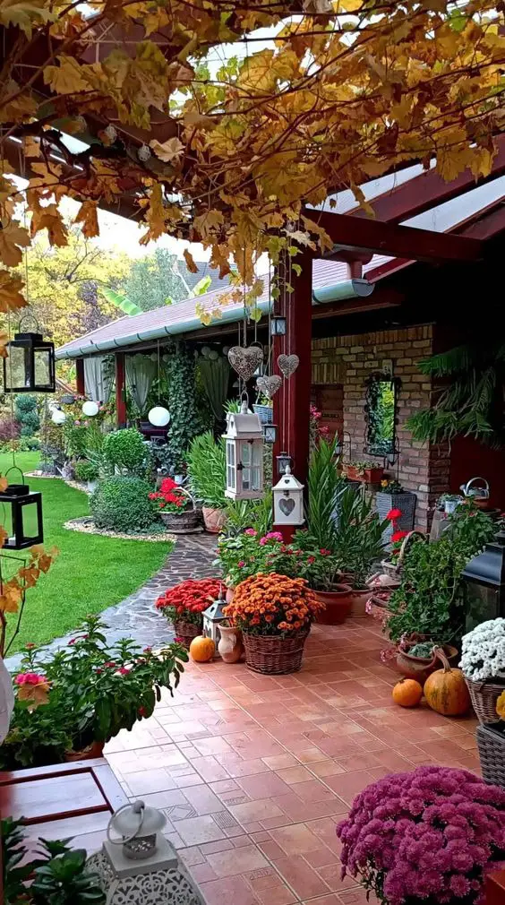 Porch Landscaping Flowers 2024: Elevate Your Home's Charm with Expert Ideas for Front Yard, Beds, and Small Spaces