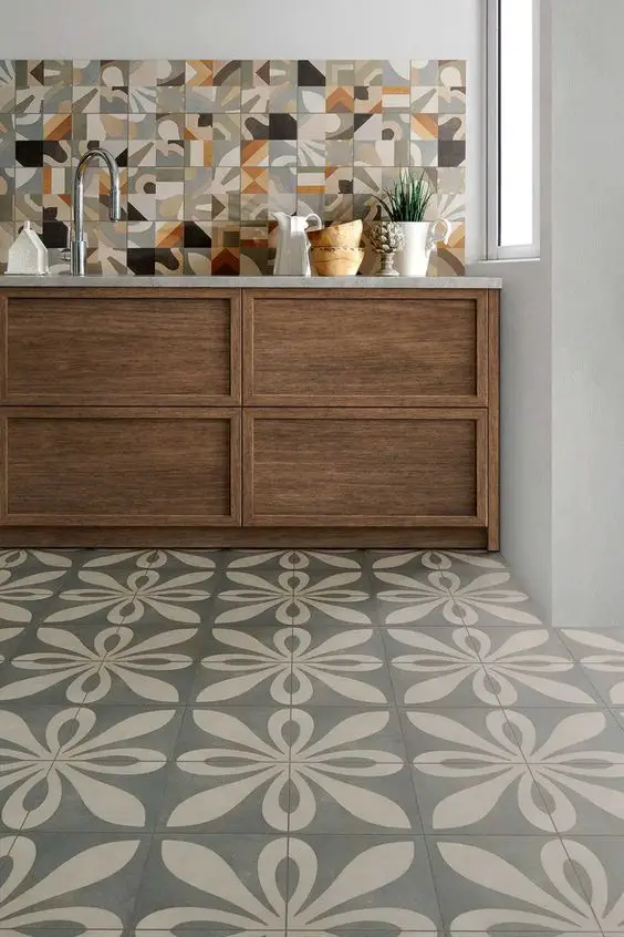 Transform Kitchens: Chic Cabinets & Backsplash Ideas for Stylish Homes